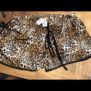 Boutique leopard shorts